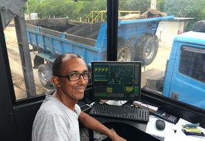 Operador Jair Pinto do Nascimento destaca sua satisfação com os diferenciais do equipamento